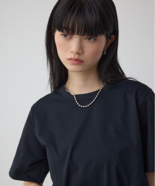 AZUL by moussy（アズールバイマウジー）の「ファインタッチTシャツ（Tシャツ/カットソー・レディース・ベージュ/ライム/ブラック/オフホワイト・SMALL/MEDIUM）」の3枚目の写真