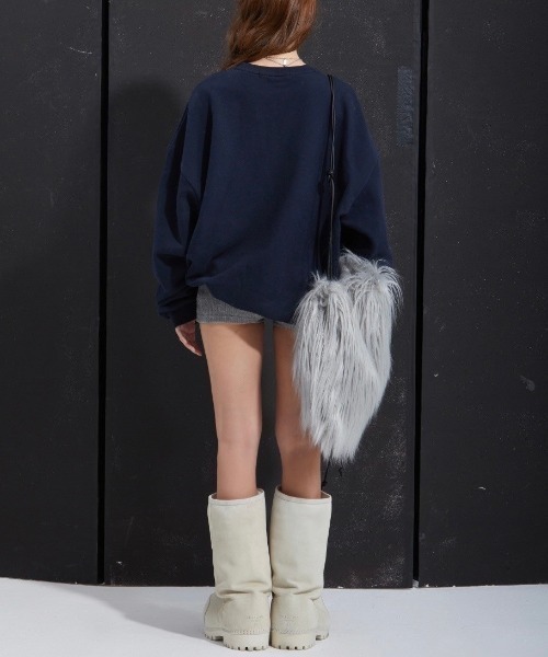 GATELESS(ゲートレス)の「【GATELESS】LONG FUR SHOULDER BAG / 【ゲートレス】ロングファーショルダーバッグ(ショルダーバッグ・レディース・グレー/ホワイト・ONE SIZE)」の7枚目の写真