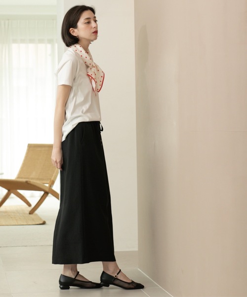 OPAQUE.CLIP（オペークドットクリップ）の「リネンライクイージースカート【洗濯機洗い可／吸水速乾／接触冷感】（スカート・レディース・ブルー系その他/ブラック/ブラウン系その他・38/40）」の5枚目の写真