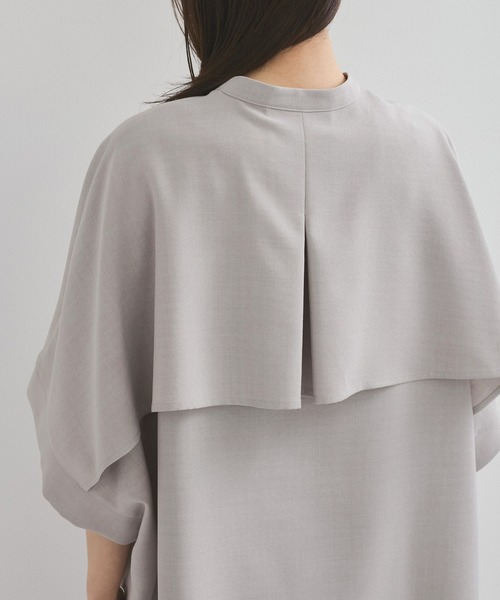 le cercle ADAM ET ROPE'(ルセルクルアダムエロペ)の「【セットアップ対応】タンブラーオックスバックフリルブラウス(シャツ/ブラウス・レディース・ライトグレー/チャコールグレー/ベージュ・FREE)」の15枚目の写真
