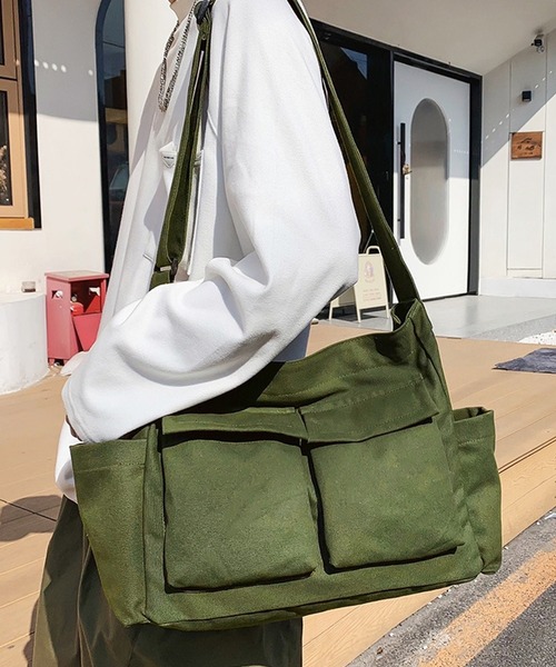 shopnikoniko(ショップニコニコ)の「マルチポケット キャンバス ワンハンドルショルダーバッグ(ショルダーバッグ・レディース・ホワイト/ブラック/グリーン・フリー)」の15枚目の写真