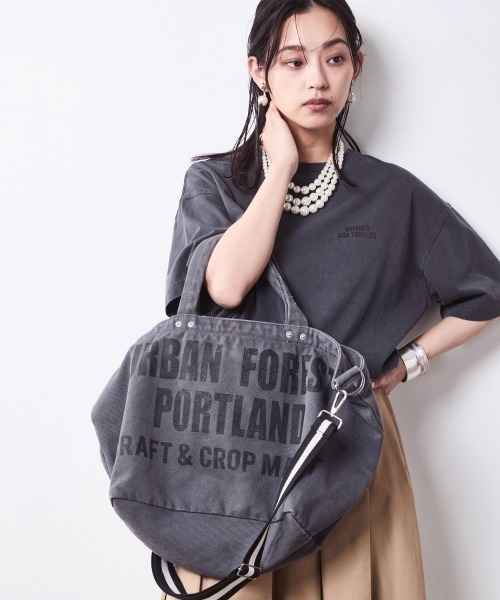 CHIC STYLE(シックスタイル)の「プリントトートバッグ シックスタイル(トートバッグ・レディース・チャコール/ブラウン/カーキ/グレー系/レオパード・FREE)」の3枚目の写真