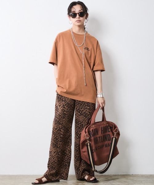 CHIC STYLE(シックスタイル)の「プリントトートバッグ シックスタイル(トートバッグ・レディース・チャコール/ブラウン/カーキ/グレー系/レオパード・FREE)」の8枚目の写真