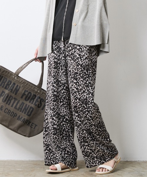 CHIC STYLE(シックスタイル)の「プリントトートバッグ シックスタイル(トートバッグ・レディース・チャコール/ブラウン/カーキ/グレー系/レオパード・FREE)」の20枚目の写真