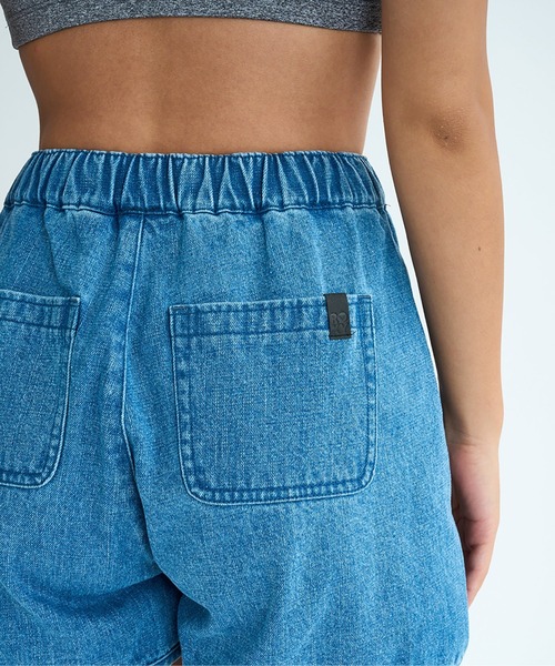 ROXY（ロキシー）の「BRING /ロキシードローコード付きウエストゴムデニムショートパンツ（その他パンツ・レディース・インディゴブルー/ブルー・SMALL/MEDIUM/LARGE）」の16枚目の写真