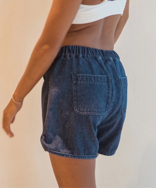 ROXY（ロキシー）の「BRING /ロキシードローコード付きウエストゴムデニムショートパンツ（その他パンツ・レディース・インディゴブルー/ブルー・SMALL/MEDIUM/LARGE）」の10枚目の写真