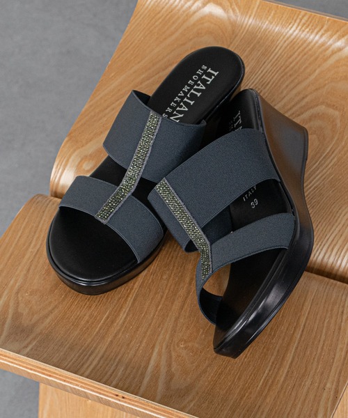 ITALIAN SHOEMAKERS(イタリアンシューメーカー)の「【ITALIAN SHOEMAKERS】厚底ラインストーンエラスティックサンダル(952322)(サンダル・レディース・ブラック/ダークグレー・37/36/38/35)」の2枚目の写真
