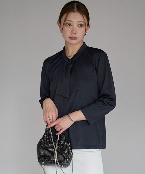 etre pret(エトレプレ)の「多サイズ展開 ボウタイ風七分袖ブラウス(Tシャツ/カットソー・レディース・ブラック/ホワイト・LL/L/M/S/3L)」の2枚目の写真