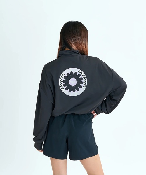 ROXY(ロキシー)の「WILD FLOWER ZIP /ロキシー水陸両用ドローコード付きショート丈(短丈)ジップアップラッシュガード(水着)(ラッシュガード・レディース・ホワイト/ブラック/パープル・SMALL/MEDIUM/LARGE)」の20枚目の写真