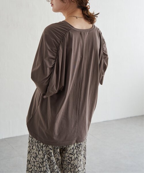 LBC(エルビーシー)の「シルケットバックギャザープルオーバー(Tシャツ/カットソー・レディース・テラコッタ/ホワイト/チャコール/カーキ・M)」の3枚目の写真