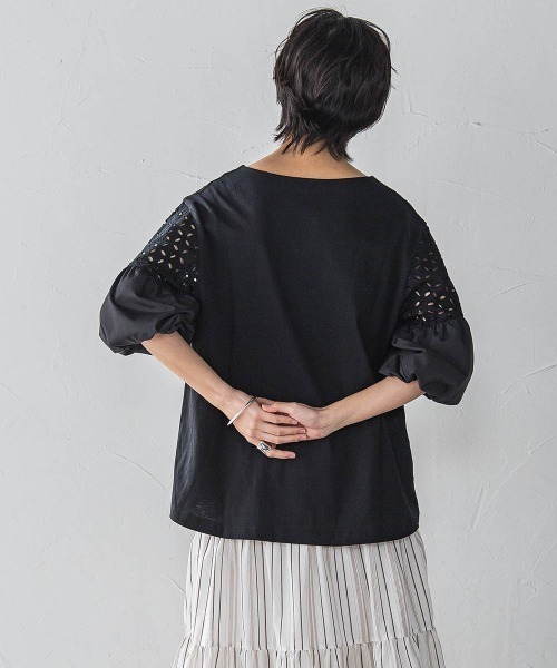 MAYSON GREY(メイソングレイ)の「【WEB限定】刺繍レーススリーブプルオーバー≪洗濯機で洗える≫(Tシャツ/カットソー・レディース・ホワイト/ブラック・M)」の6枚目の写真