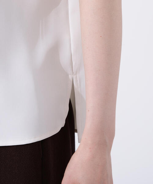 N.（N. Natural Beauty Basic）（エヌエヌナチュラルビューティーベーシック）の「シフォンラインＴブラウス（シャツ/ブラウス・レディース・グレイッシュベージュ/オフホワイト/ダークブルー・MEDIUM）」の20枚目の写真