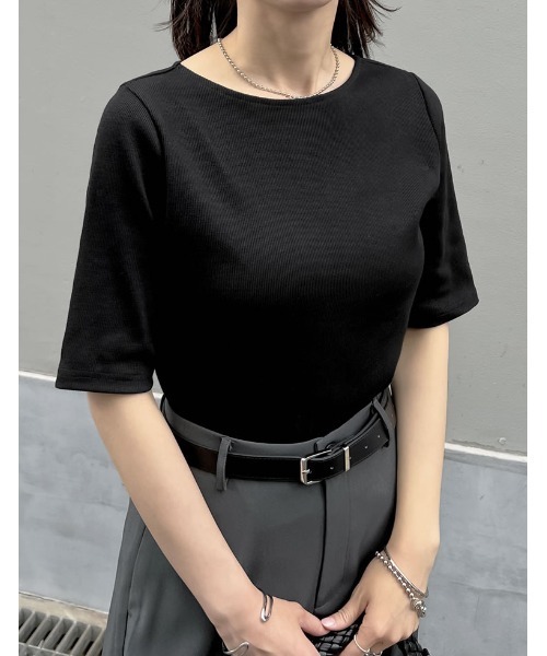 Re:EDIT（リエディ）の「[選べるネックデザイン][全骨格きれい見え]テレコリブ5分袖トップス（Tシャツ/カットソー・レディース・グレー系その他3/グレー系その他2/ホワイト/ブラウン/ホワイト系その他3/ブラウン系その他3/ブラック/ブラック系その他2/グレー/ブラック系その他3/ホワイト系その他2/ブラウン系その他2・MEDIUM/LARGE）」の14枚目の写真