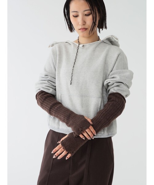 maturely（マチュアリー）の「【2/5再値下げ】maturely / ダメージ アームウォーマー（アームカバー・レディース・ベージュ/ブラウン/グレー・ONE SIZE）」の3枚目の写真