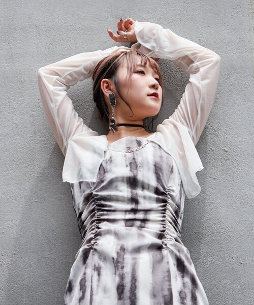 Mavie..7（メヴィセットゥ）の「【Mavie..7】フロントチェーンシアーカーデ（Tシャツ/カットソー・レディース・ブラック/オフホワイト・FREE）」の4枚目の写真