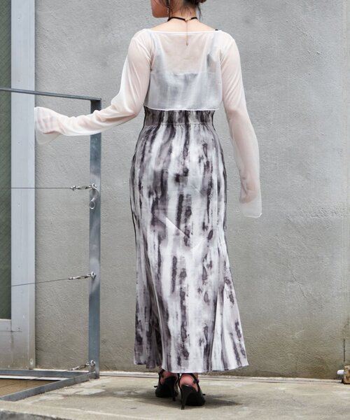 Mavie..7（メヴィセットゥ）の「【Mavie..7】フロントチェーンシアーカーデ（Tシャツ/カットソー・レディース・ブラック/オフホワイト・FREE）」の8枚目の写真