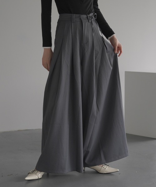 Clum（クルム）の「2-pleat wide slacks pants skirsla pants / 2タックワイドスラックスパンツ スカスラパンツ（スラックス・レディース・ブラック/グレー/ブラウン・SMALL/MEDIUM/LARGE）」の3枚目の写真