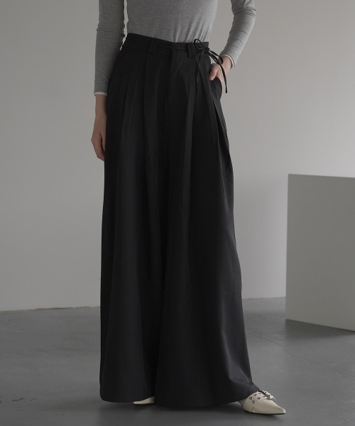 Clum（クルム）の「2-pleat wide slacks pants skirsla pants / 2タックワイドスラックスパンツ スカスラパンツ（スラックス・レディース・ブラック/グレー/ブラウン・SMALL/MEDIUM/LARGE）」の8枚目の写真