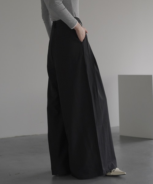 Clum（クルム）の「2-pleat wide slacks pants skirsla pants / 2タックワイドスラックスパンツ スカスラパンツ（スラックス・レディース・ブラック/グレー/ブラウン・SMALL/MEDIUM/LARGE）」の10枚目の写真