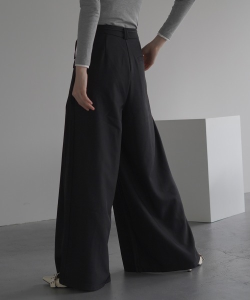 Clum（クルム）の「2-pleat wide slacks pants skirsla pants / 2タックワイドスラックスパンツ スカスラパンツ（スラックス・レディース・ブラック/グレー/ブラウン・SMALL/MEDIUM/LARGE）」の11枚目の写真