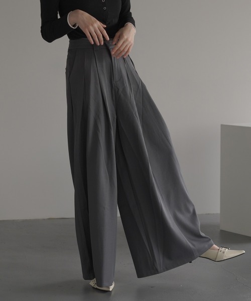 Clum（クルム）の「2-pleat wide slacks pants skirsla pants / 2タックワイドスラックスパンツ スカスラパンツ（スラックス・レディース・ブラック/グレー/ブラウン・SMALL/MEDIUM/LARGE）」の17枚目の写真