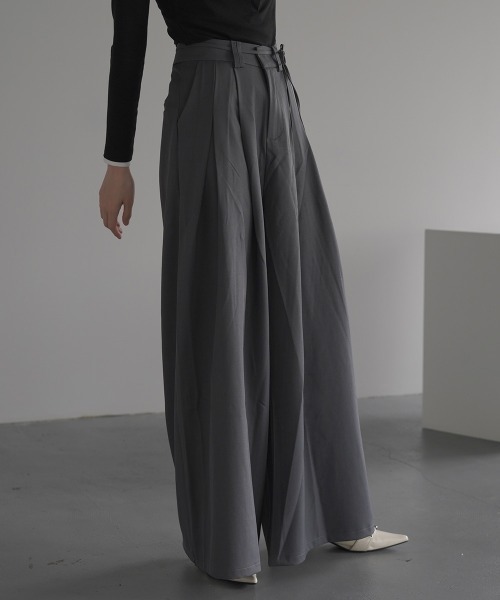 Clum（クルム）の「2-pleat wide slacks pants skirsla pants / 2タックワイドスラックスパンツ スカスラパンツ（スラックス・レディース・ブラック/グレー/ブラウン・SMALL/MEDIUM/LARGE）」の20枚目の写真