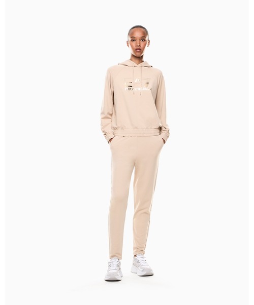 EMPORIO ARMANI EA7(エンポリオアルマーニイーエーセブン)の「【エンポリオ アルマーニ EA7】トラックスーツ オーガニックコットン混紡 オーバーサイズロゴ(セットアップ・レディース・ベージュ/ブラック・LARGE/MEDIUM/SMALL/X-SMALL)」の1枚目の写真