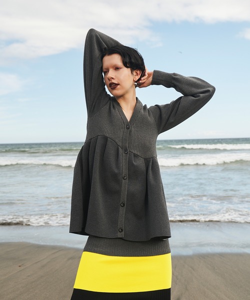 【OMMO】TUCK FLARE KNIT CD ブラック TUCK FLARE KNIT CD（カーディガン/ボレロ）｜OMMO（オーエムエムオー