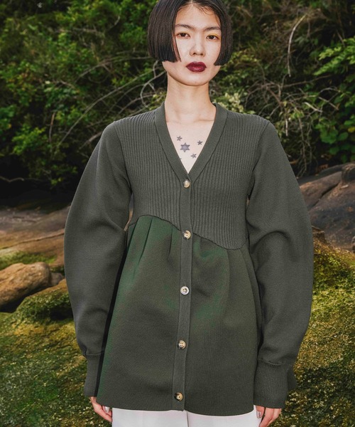 【OMMO】TUCK FLARE KNIT CD ブラック TUCK FLARE KNIT CD（カーディガン/ボレロ）｜OMMO（オーエムエムオー