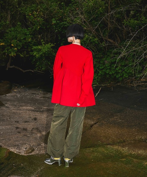 OMMO(オーエムエムオー)の「TUCK FLARE KNIT CD(カーディガン/ボレロ・レディース・グレー/ブラック/カーキ/レッド・F)」の20枚目の写真