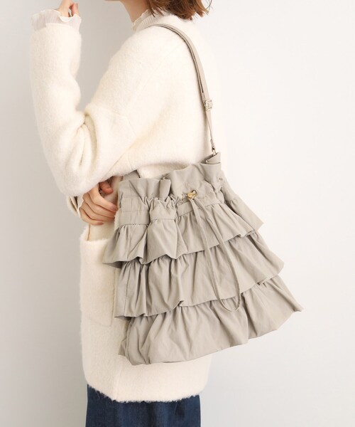 grove（グローブ）の「【撥水】ティアードドロストショルダー（ショルダーバッグ・レディース・ダークグレー/アイボリー/ブラック/ライトベージュ・00）」の4枚目の写真