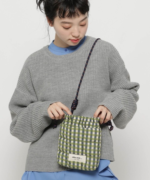 niko and...（ニコアンド）の「オリジナルキルト巾着ショルダーバッグ（ショルダーバッグ・レディース・ブラウン/レッド/アイボリー/ブラック/イエロー/その他1/ホワイト系その他/グリーン/ライトブルー/ブラック系その他・0）」の6枚目の写真
