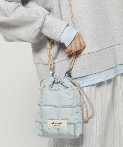 niko and...（ニコアンド）の「オリジナルキルト巾着ショルダーバッグ（ショルダーバッグ・レディース・ブラウン/レッド/アイボリー/ブラック/イエロー/その他1/ホワイト系その他/グリーン/ライトブルー/ブラック系その他・0）」の7枚目の写真