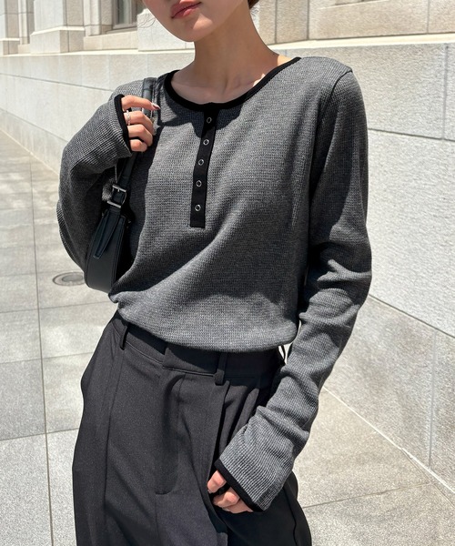 NOGLE（ノグル）の「【NOGLE/ノグル】ワッフルヘンリーネックトップス（Tシャツ/カットソー・レディース・アイボリー/ブラック/グレー/ブルー/ブラウン/ネイビー・FREE）」の17枚目の写真