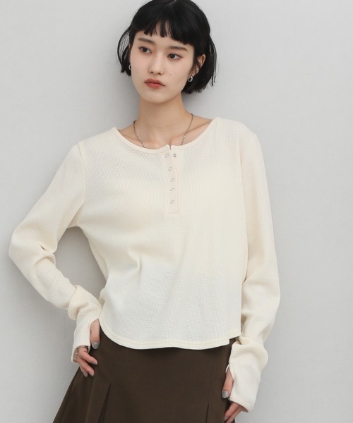 NOGLE（ノグル）の「【NOGLE/ノグル】ワッフルヘンリーネックトップス（Tシャツ/カットソー・レディース・アイボリー/ブラック/グレー/ブルー/ブラウン/ネイビー・FREE）」の20枚目の写真