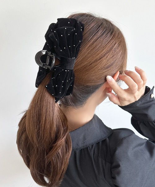 apres jour（アプレジュール）の「【apres jour×ARIAZ】ラインストーンリボンバンズヘアクリップ（バレッタ/ヘアクリップ・レディース・ボルドー/ブラック・FREE）」の2枚目の写真