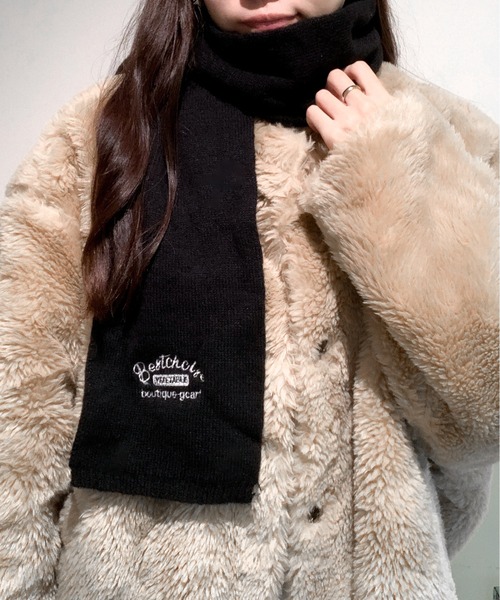 SHEPP（シープ）の「レタリング刺繍ニットマフラー（マフラー・レディース・アイボリー/レッド/グレー/ブラック/ベージュ・F）」の8枚目の写真