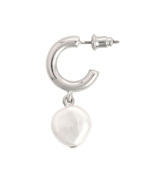 LAGUNAMOON(ラグナムーン)の「LADYフェイクパールフープピアス(ピアス(両耳用)・レディース・シルバー/ゴールド・FREE)」の4枚目の写真