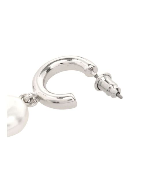 LAGUNAMOON(ラグナムーン)の「LADYフェイクパールフープピアス(ピアス(両耳用)・レディース・シルバー/ゴールド・FREE)」の5枚目の写真