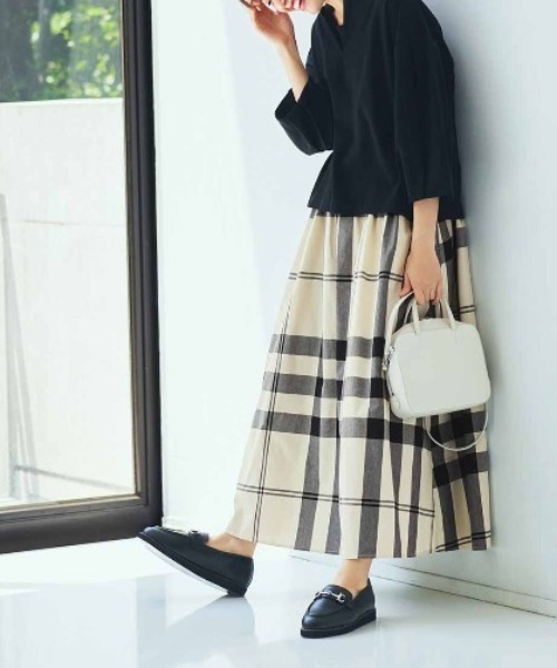 Live in comfort(リブインコンフォート)の「リブ イン コンフォート スニーカーの歩きやすさでローファーのきちんと感!ゆったりソールの防水スニーファー〈ブラック〉(ローファー・レディース・ブラック・6/1/3/4/5/2)」の6枚目の写真