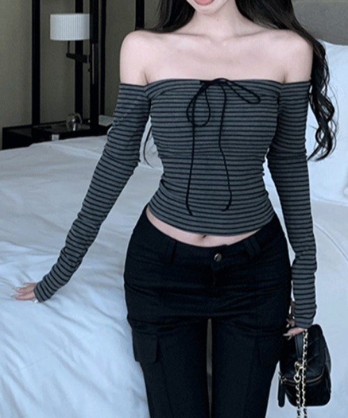 ViViDAY(ビビデー)の「フロントリボン ボーダー柄オフショルダートップス(Tシャツ/カットソー・レディース・ダークグレー・M)」の10枚目の写真