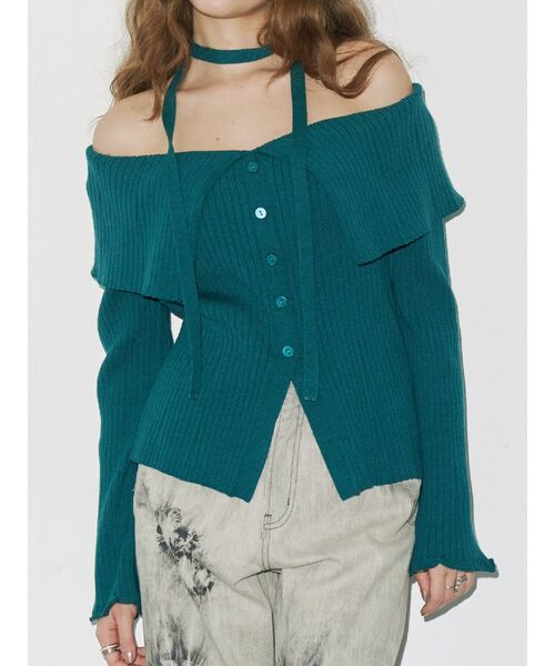 EVRIS(エヴリス)の「チョーカーオフショルニットトップス(ニット/セーター・レディース・ブラック/グリーン/レッド・FREE)」の2枚目の写真