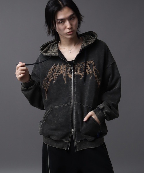 SEQUENZ（シークエンズ）の「【SEQUENZ（シークエンズ）】APPLIQUE APPLIQUE ZIP/P/K（パーカー・メンズ・レオパード/ブラック・S/M/L）」の2枚目の写真