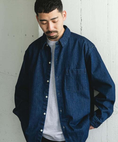URBAN RESEARCH DOORS（アーバンリサーチドアーズ）の「デニムレギュラーカラーシャツ（シャツ/ブラウス・メンズ・ワンウォッシュ/ブルー系その他・LARGE/MEDIUM）」の2枚目の写真