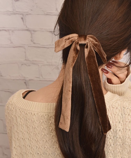 Mayree（メイリー）の「【float】ベロア ロングリボン ヘアゴム（ヘアゴム・レディース・ブラウン/ボルドー/インディゴブルー/アイボリー/ブラック・FREE）」の21枚目の写真