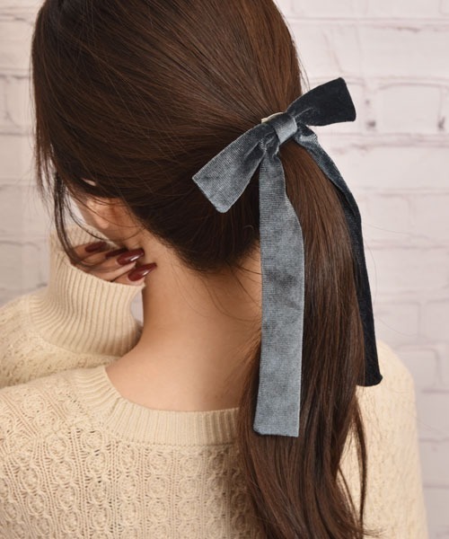 Mayree（メイリー）の「【float】ベロア ロングリボン ヘアゴム（ヘアゴム・レディース・ブラウン/ボルドー/インディゴブルー/アイボリー/ブラック・FREE）」の16枚目の写真
