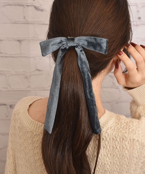 Mayree（メイリー）の「【float】ベロア ロングリボン ヘアゴム（ヘアゴム・レディース・ブラウン/ボルドー/インディゴブルー/アイボリー/ブラック・FREE）」の17枚目の写真