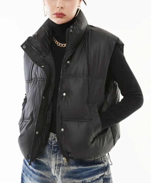 casane(カサネ)の「CASANE(カサネ)Light Padded Vest(その他アウター・レディース・ブラック・F)」の1枚目の写真