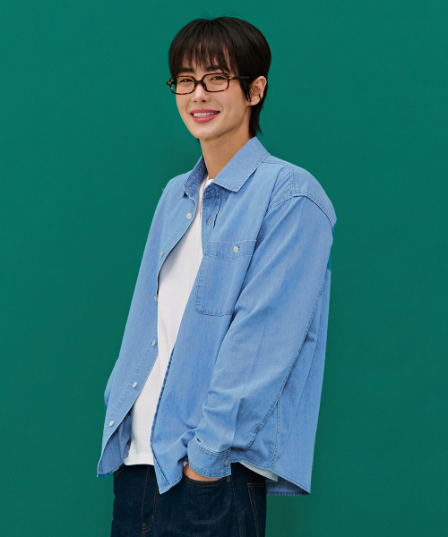 CHASECULT(チェイスカルト)の「ユニセックスデニムポケットシャツ-スカイブルー(シャツ/ブラウス・メンズ・スカイブルー・90/100/95/105)」の2枚目の写真
