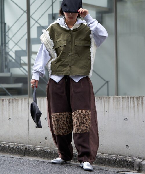 etsinta（エシンタ）の「【etsinta/エシンタ】リメイクミリタリーベスト（ニット/セーター・レディース・カーキ・ONE SIZE）」の8枚目の写真